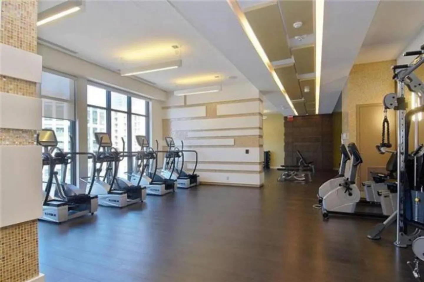 3Br Skyline Condo - By Cn Tower & Mtcc & Free Parking トロント アパート
