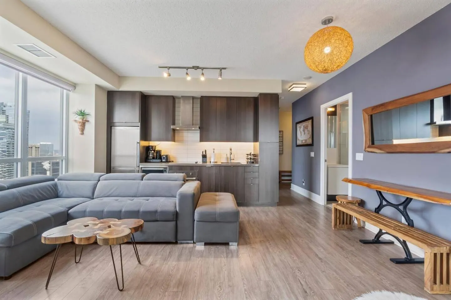 アパート 3Br Skyline Condo - By Cn Tower & Mtcc & Free Parking トロント
