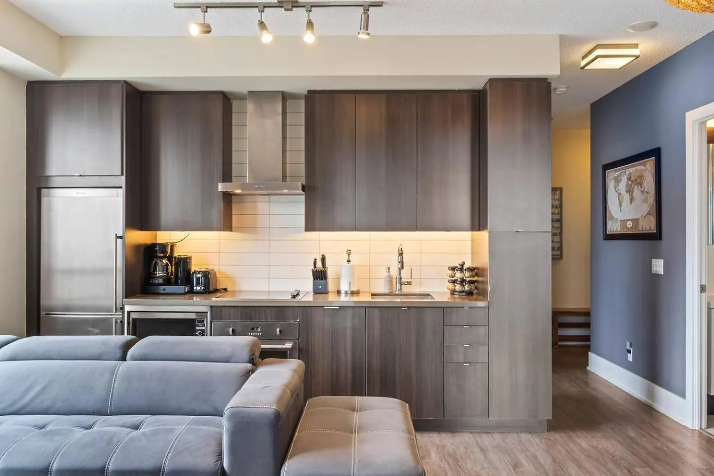 3Br Skyline Condo - By Cn Tower & Mtcc & Free Parking Toronto Apartment