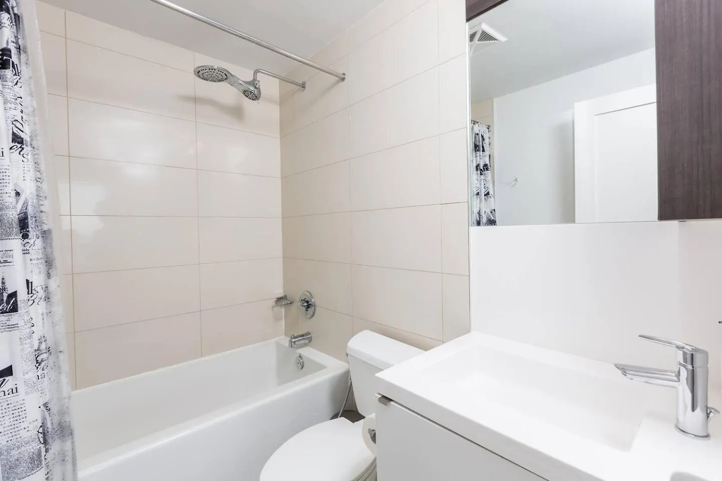 3Br Skyline Condo - By Cn Tower & Mtcc & Free Parking トロント 0*,