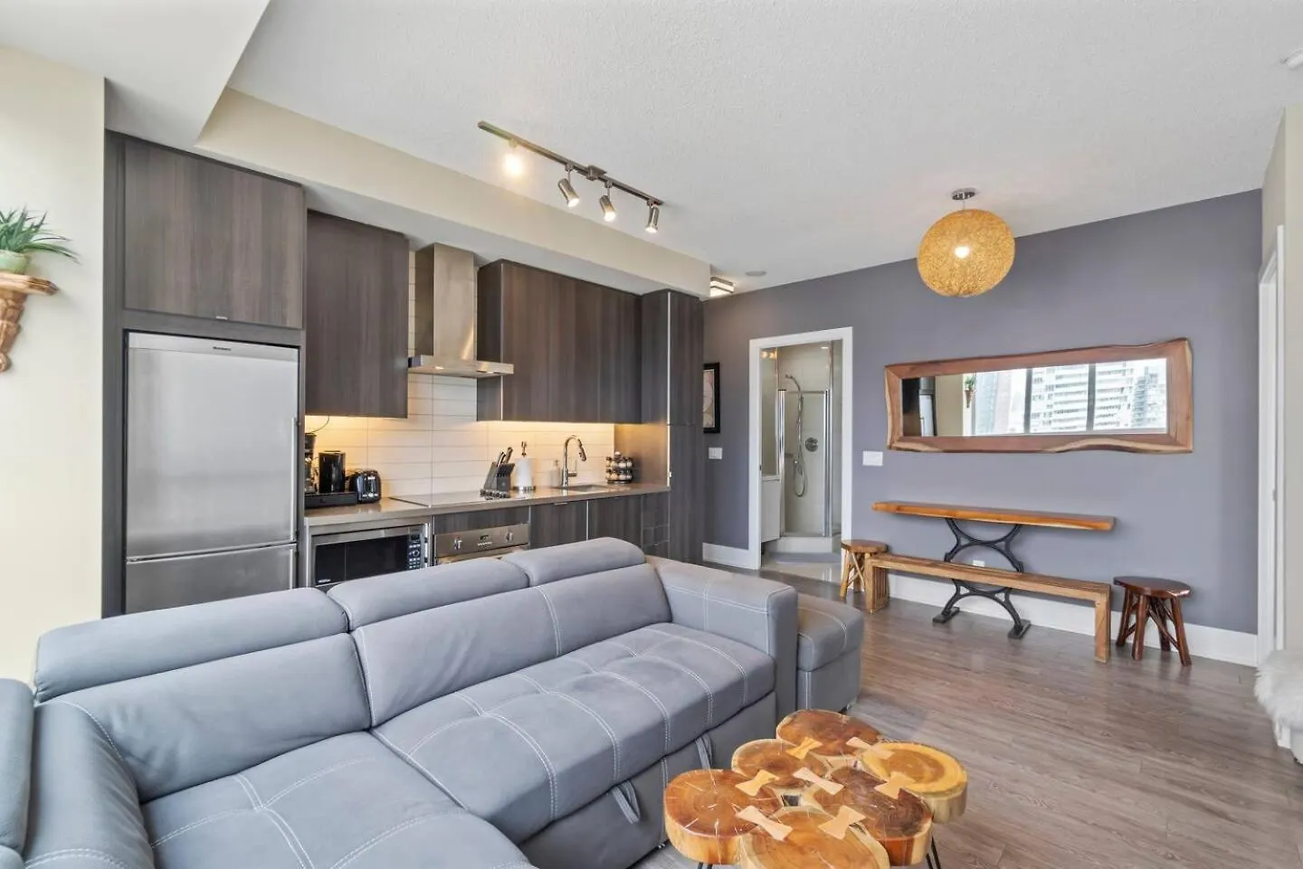 アパート 3Br Skyline Condo - By Cn Tower & Mtcc & Free Parking トロント