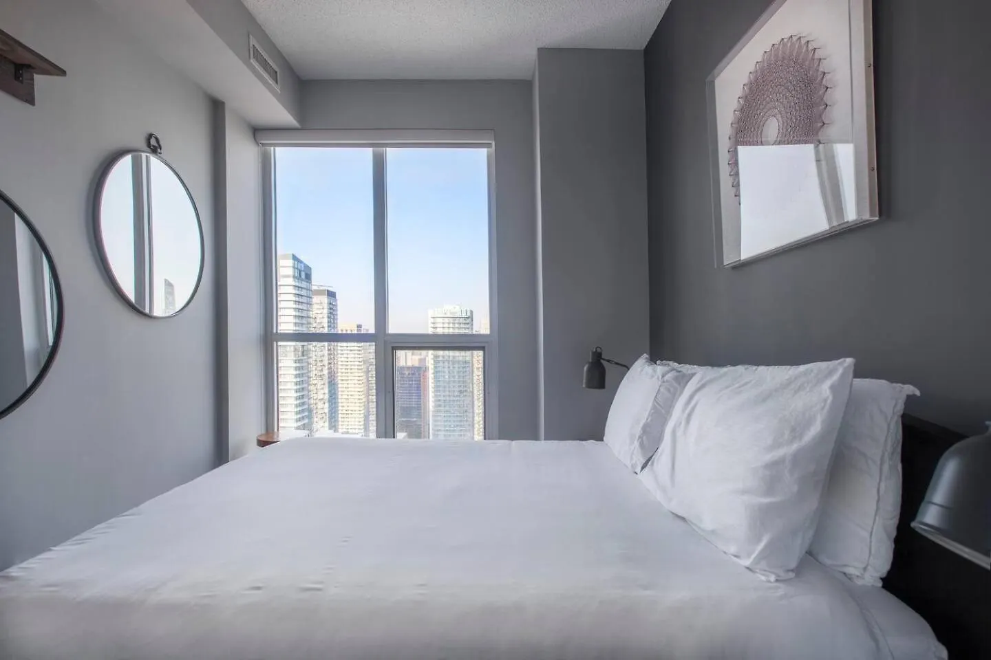 3Br Skyline Condo - By Cn Tower & Mtcc & Free Parking トロント