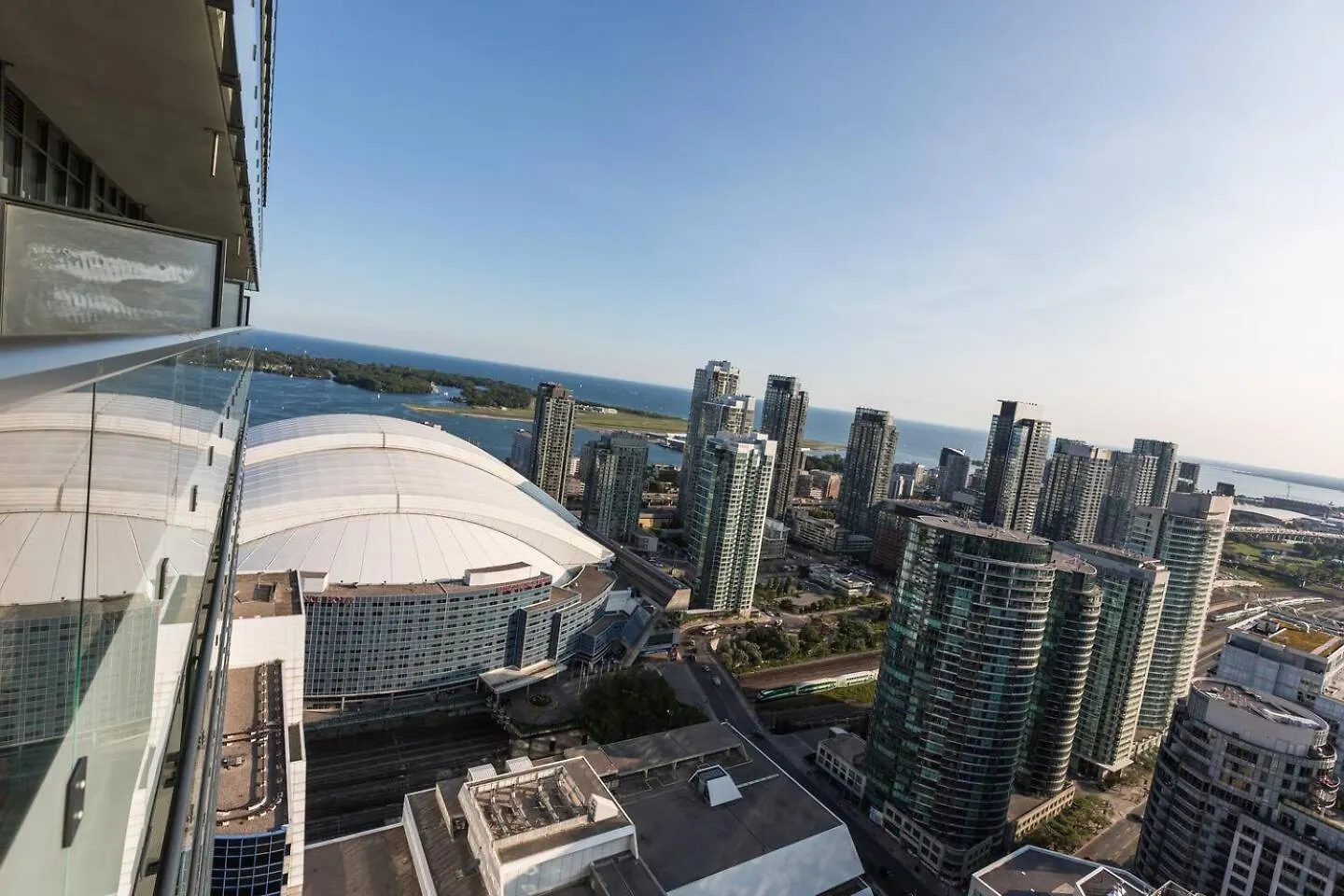アパート 3Br Skyline Condo - By Cn Tower & Mtcc & Free Parking トロント