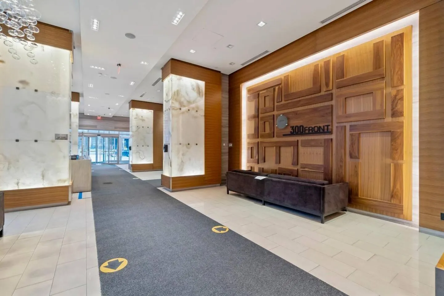 3Br Skyline Condo - By Cn Tower & Mtcc & Free Parking トロント アパート