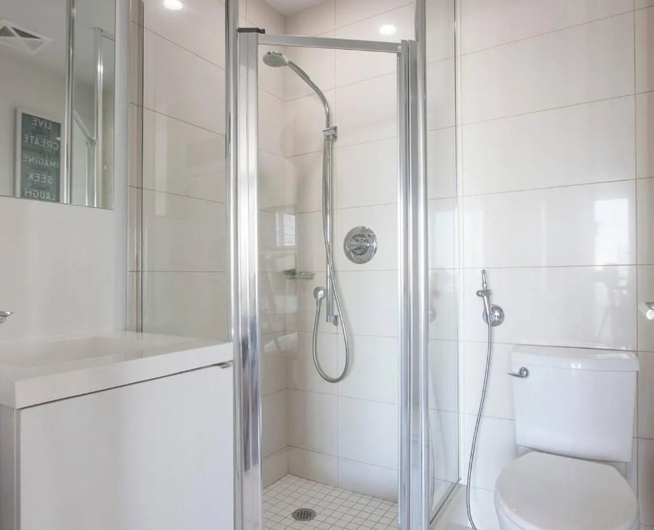 アパート 3Br Skyline Condo - By Cn Tower & Mtcc & Free Parking トロント