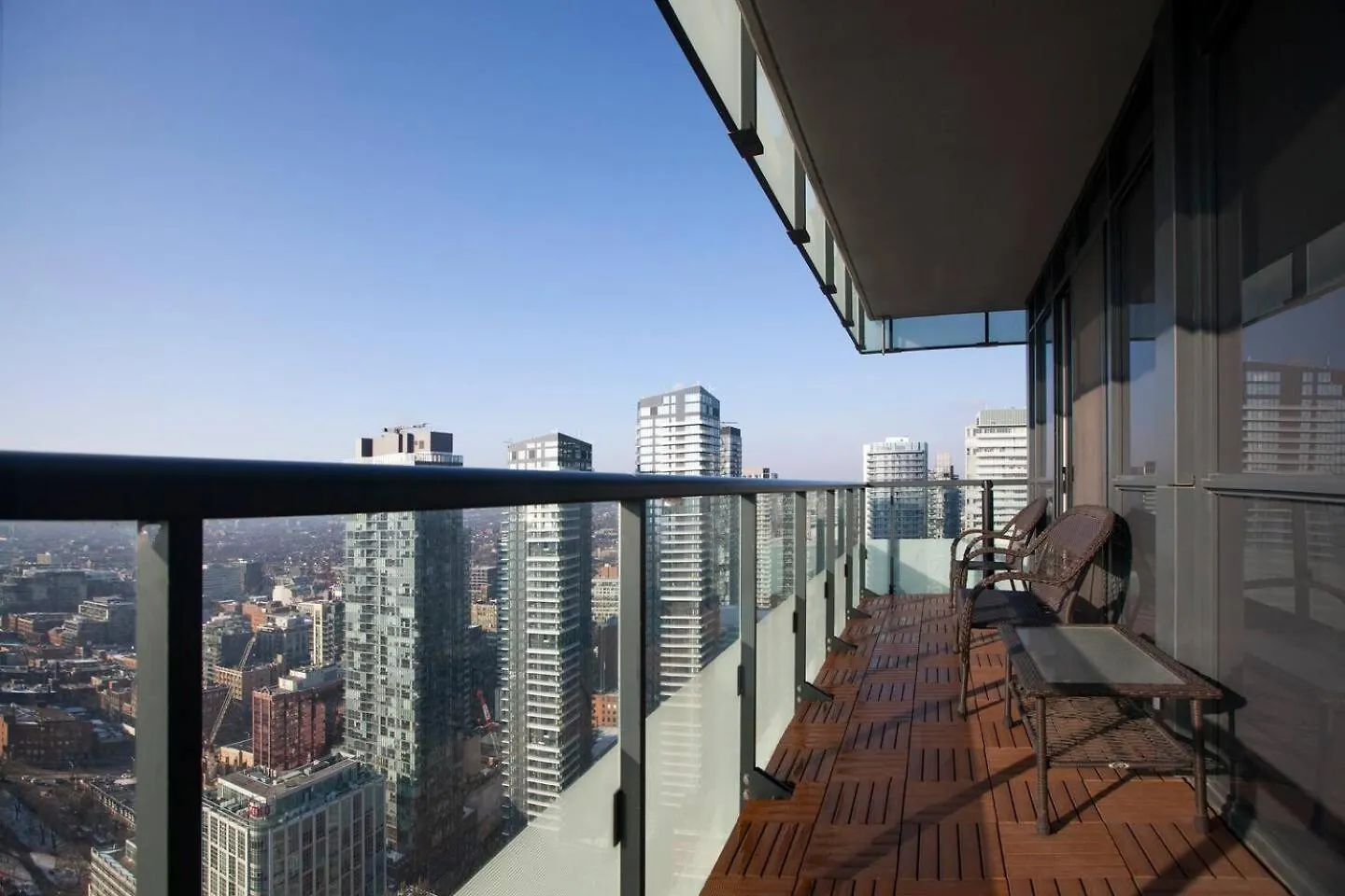アパート 3Br Skyline Condo - By Cn Tower & Mtcc & Free Parking トロント